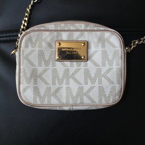Michael Kors Small Messenger Bag